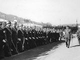 GIURAMENTO  42° CORSO AUC ASCOLI PICENO - 27 febb 1966 -  COL. COM.TE QUAGLIARELLA PASSA IN RASSEGNA LE COMP..jpg